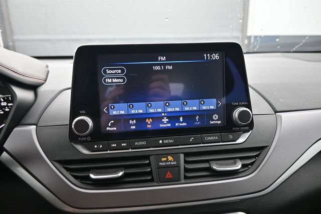 Used 2024 Nissan Altima 2.5 SR FWD image 16