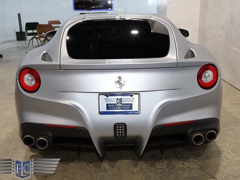 Used 2014 Ferrari F12 Berlinetta image 8