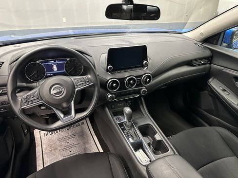 Used 2025 Nissan Sentra SV image 20