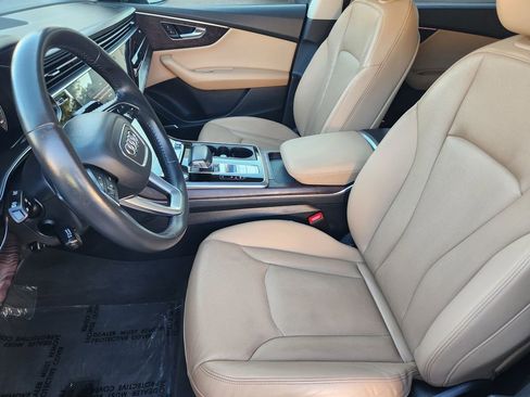 Used 2019 Audi Q8 Prestige w/ Year 1 Package image 7