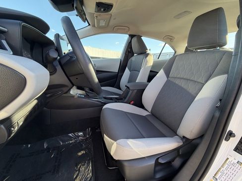 Used 2025 Toyota Corolla LE image 10