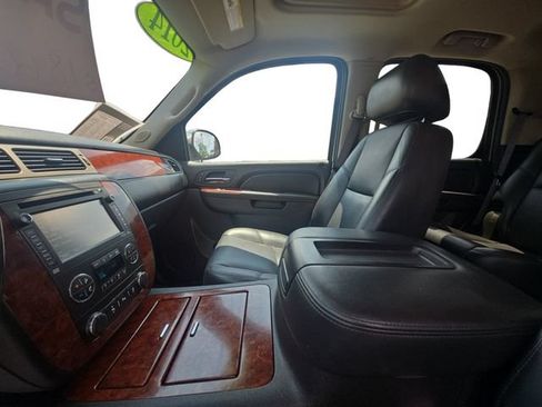 Used 2014 Chevrolet Tahoe LTZ AWD/4WD image 11