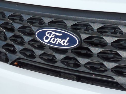 New 2025 Ford Maverick XLT w/ Equipment Group 301A image 11