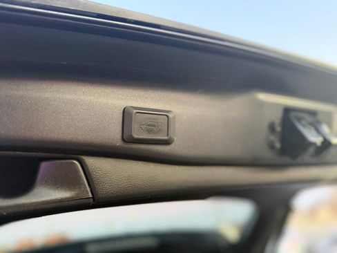 Used 2022 Toyota RAV4 XLE Premium image 14