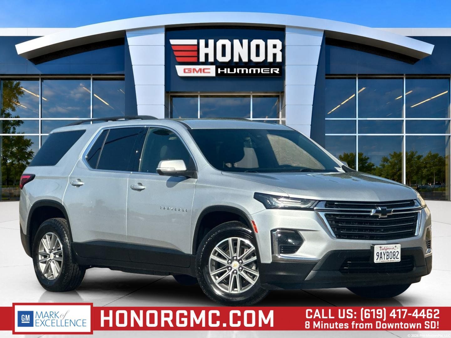 Used 2022 Chevrolet Traverse LT FWD image 1