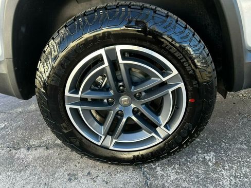 Used 2026 Rivian R1S Adventure image 32