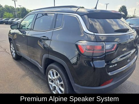 Used 2024 Jeep Compass Latitude w/ Sun and Sound Group AWD/4WD image 6