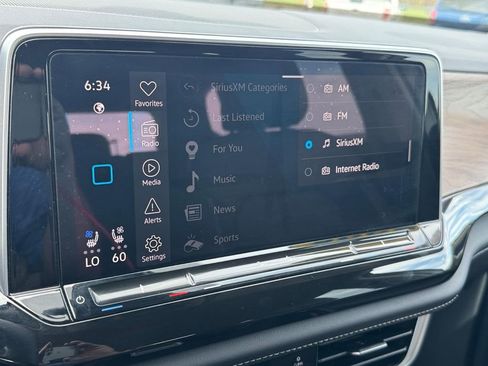 Used 2025 Volkswagen Atlas SE AWD/4WD image 22