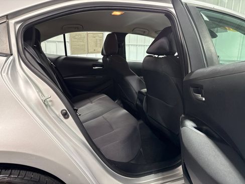 Used 2020 Toyota Corolla LE FWD image 12