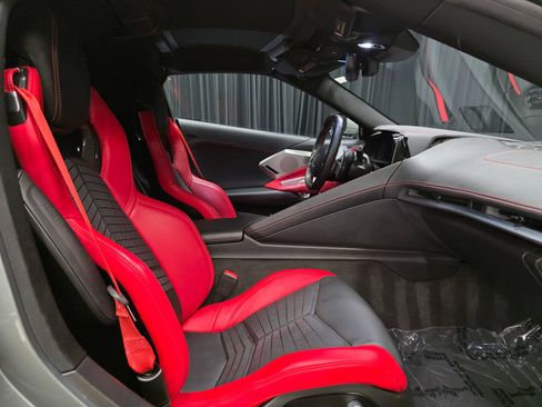 Used 2022 Chevrolet Corvette Stingray Preferred Cpe w/ Z51 Performance Package RWD image 2