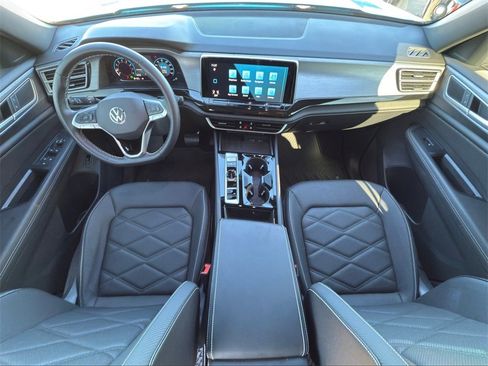 New 2025 Volkswagen Atlas Cross Sport SE image 24