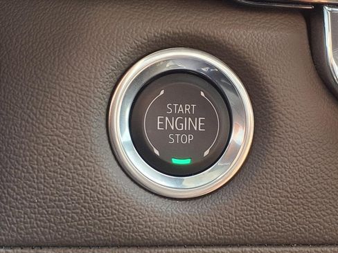 Used 2025 Chevrolet Colorado ZR2 image 8