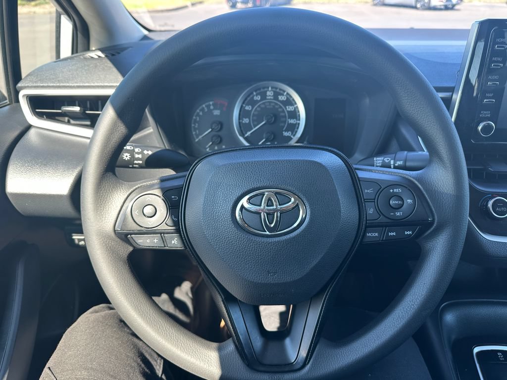 Used 2020 Toyota Corolla LE FWD image 19