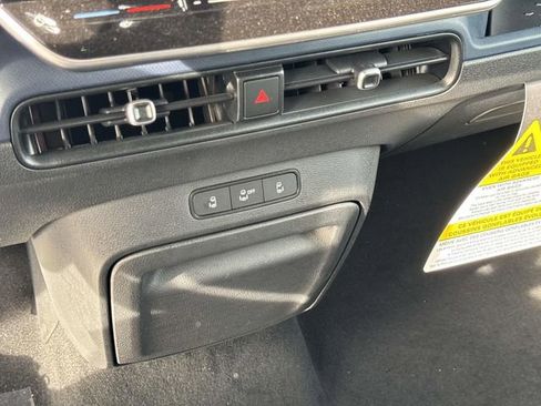 New 2025 Volkswagen ID. Buzz Pro S image 24