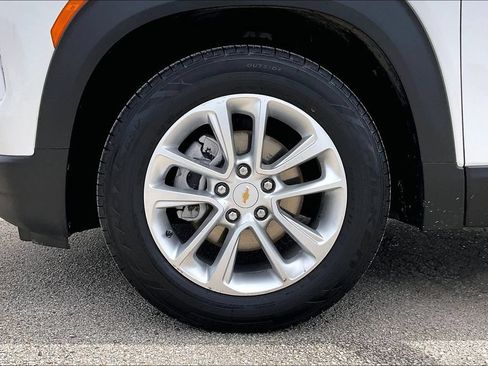 Used 2024 Chevrolet TrailBlazer LS w/ LS Confidence Package FWD image 34