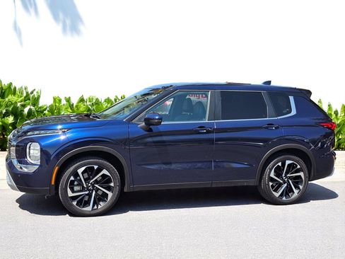 Used 2024 Mitsubishi Outlander SE Black Edition image 12