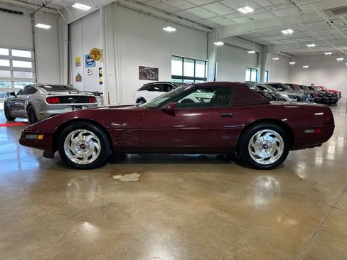 Used 1993 Chevrolet Corvette Convertible RWD image 11