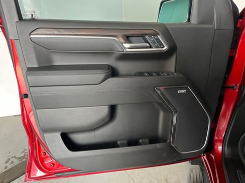 Used 2025 GMC Sierra 1500 SLT w/ SLT Premium Package image 31