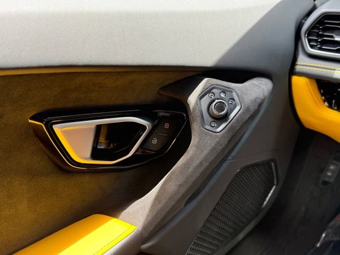 Used 2023 Lamborghini Huracan Tecnica RWD image 33