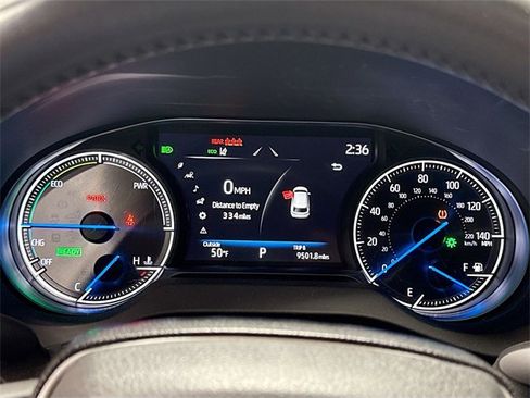 Used 2023 Toyota Venza LE image 14