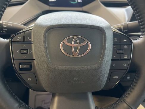Used 2023 Toyota Prius XLE image 11