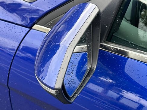 Used 2025 Hyundai Elantra Limited image 49