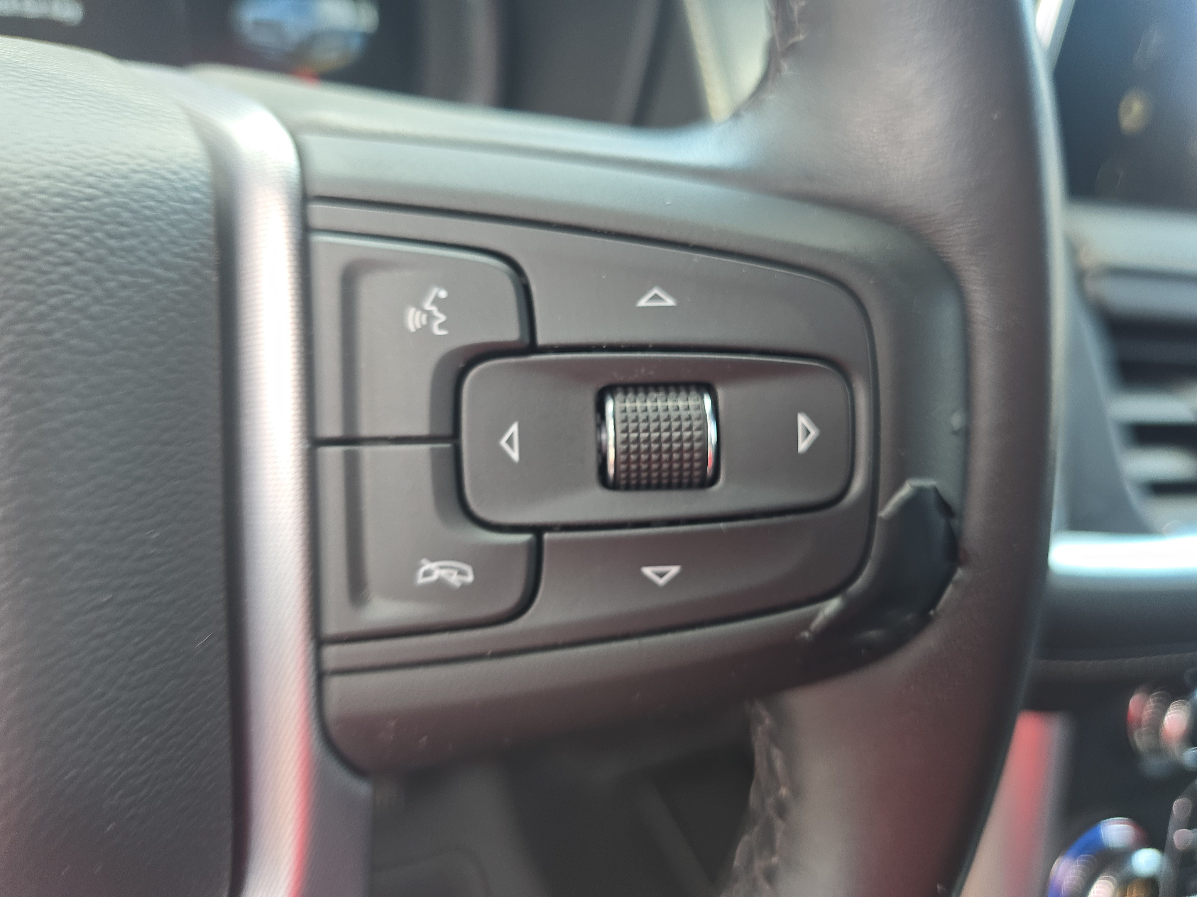 Used 2023 GMC Yukon SLT AWD/4WD image 19