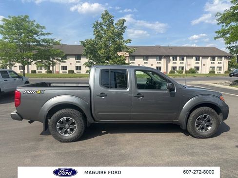 Used 2018 Nissan Frontier PRO-4X AWD/4WD image 3