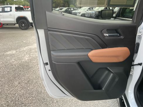 Used 2025 GMC Canyon AT4 w/ Nightfall Edition AWD/4WD image 18