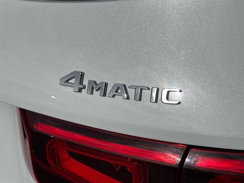 Used 2022 Mercedes-Benz GLB 250 4MATIC image 14
