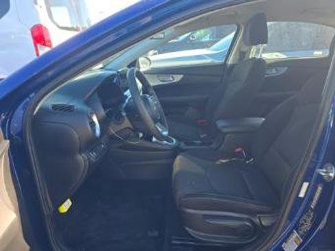 Used 2023 Kia Forte LXS image 30