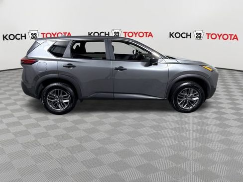 Used 2023 Nissan Rogue S image 9