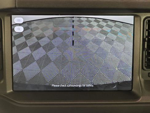 Used 2025 Ford Bronco Badlands image 43