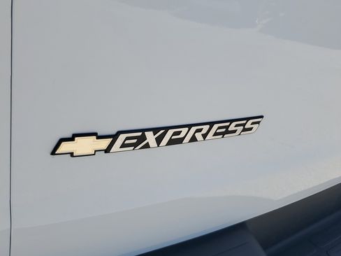Used 2025 Chevrolet Express 3500 LT w/ LT Preferred Equipment Group RWD image 29