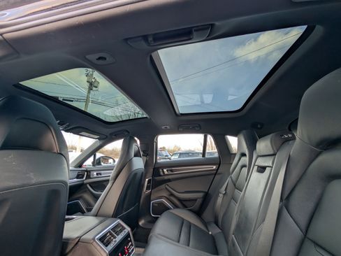 Used 2022 Porsche Panamera 4S image 57