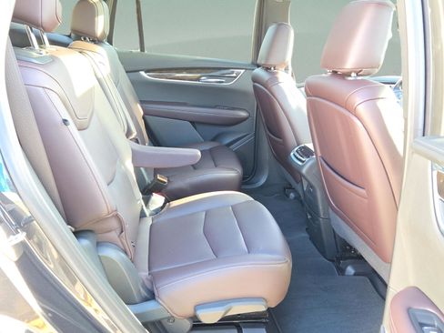 Used 2021 Cadillac XT6 Premium Luxury image 18