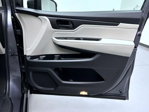 Used 2025 Honda Odyssey EX-L image 16