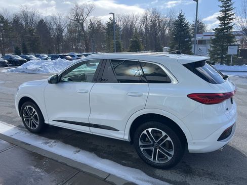 Used 2025 Audi Q5 Premium w/ Convenience Package image 44