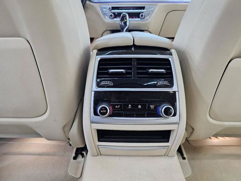 Used 2019 BMW 740i RWD image 29