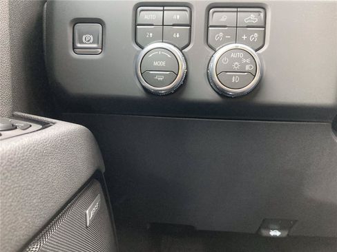 New 2026 GMC Sierra 1500 AT4 w/ AT4 Premium Package AWD/4WD image 20