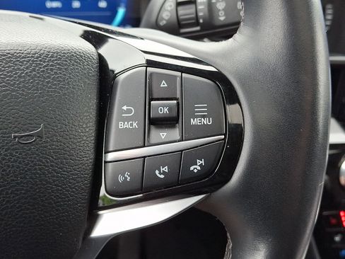 Certified 2023 Ford Explorer Platinum w/ Technology Package AWD/4WD image 31