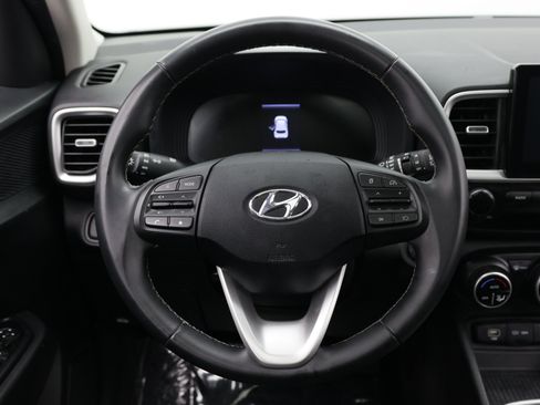 Used 2024 Hyundai Venue SEL FWD image 29
