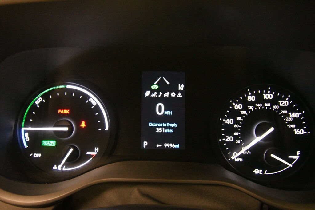 Certified 2024 Toyota Sienna XLE FWD image 13