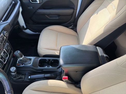 Used 2020 Jeep Gladiator Overland image 42