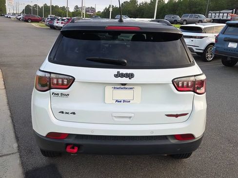 Used 2024 Jeep Compass Trailhawk AWD/4WD image 12
