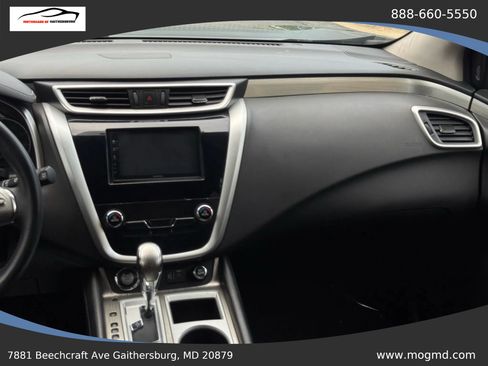 Used 2018 Nissan Murano SV AWD/4WD image 18