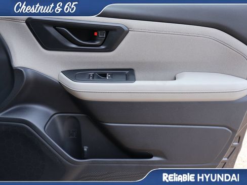 Used 2025 Subaru Forester Premium AWD/4WD image 8
