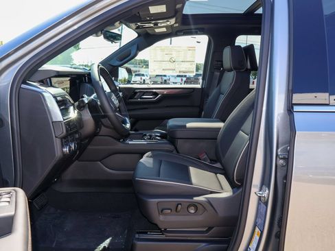New 2026 GMC Yukon XL Elevation w/ Elevation Premium Package AWD/4WD image 8
