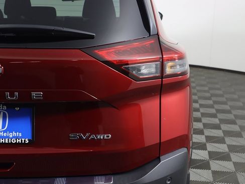 Used 2023 Nissan Rogue SV image 14