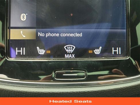 Used 2017 Volvo XC90 T6 Momentum w/ Vision Package image 20